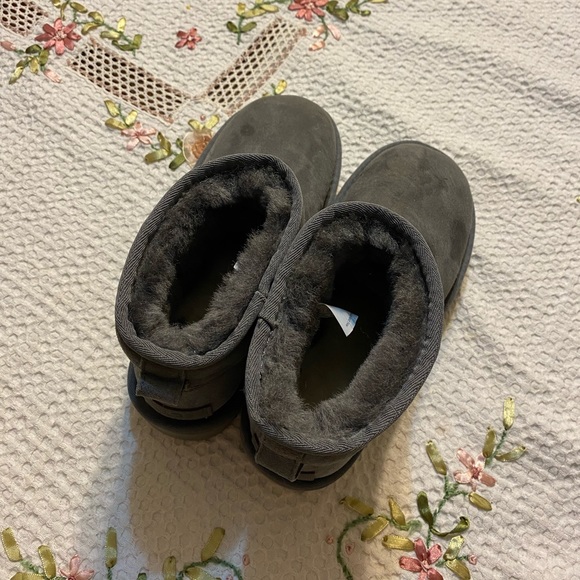 UGG Shoes - Ugg Ultra Mini - Grey